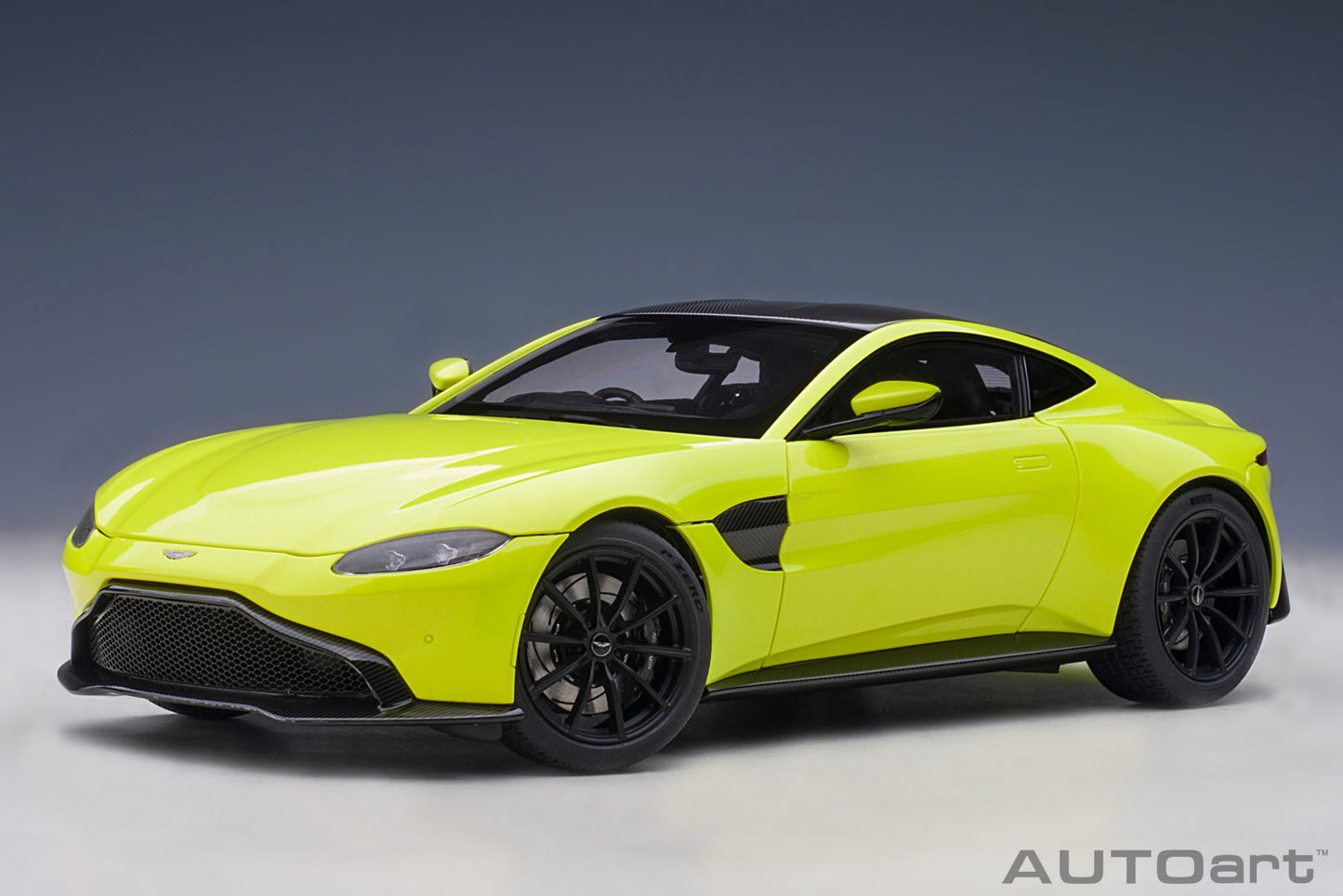 Macheta auto Aston Martin Vantage (2019) 1:18 AutoArt