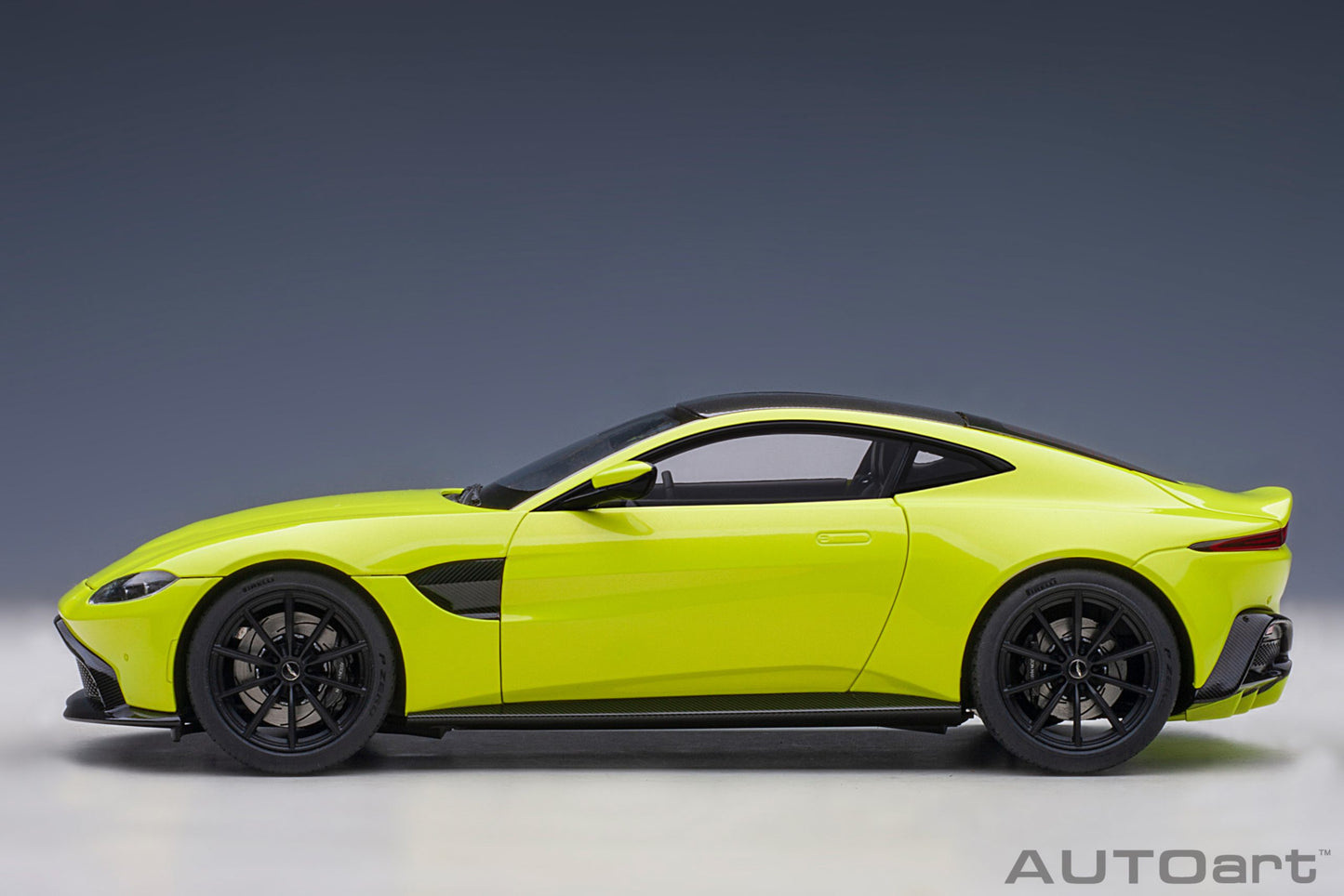 Macheta auto Aston Martin Vantage (2019) 1:18 AutoArt