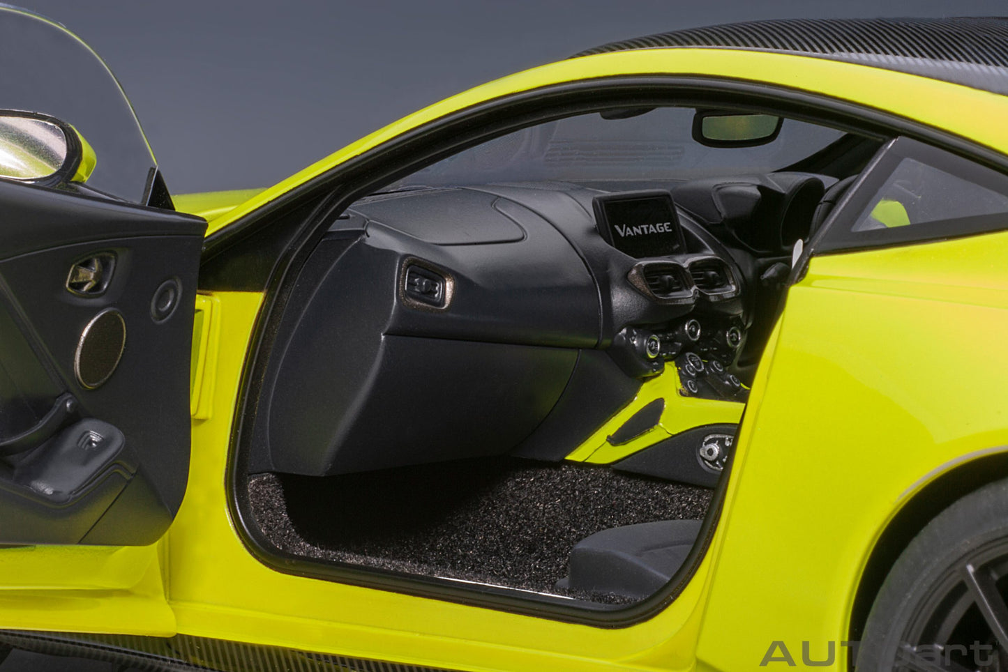 Macheta auto Aston Martin Vantage (2019) 1:18 AutoArt