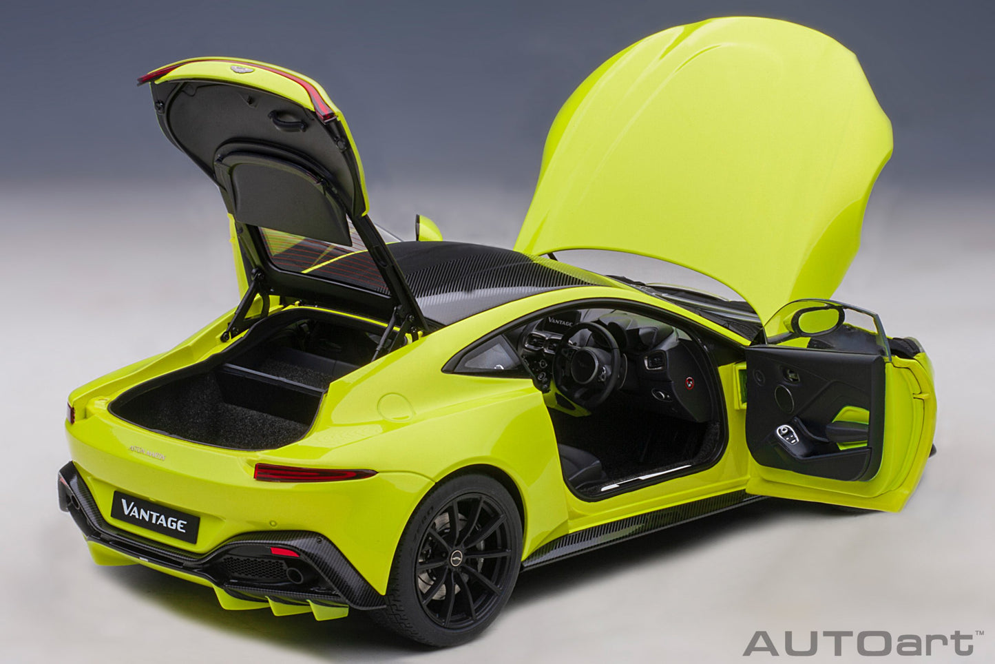 Macheta auto Aston Martin Vantage (2019) 1:18 AutoArt