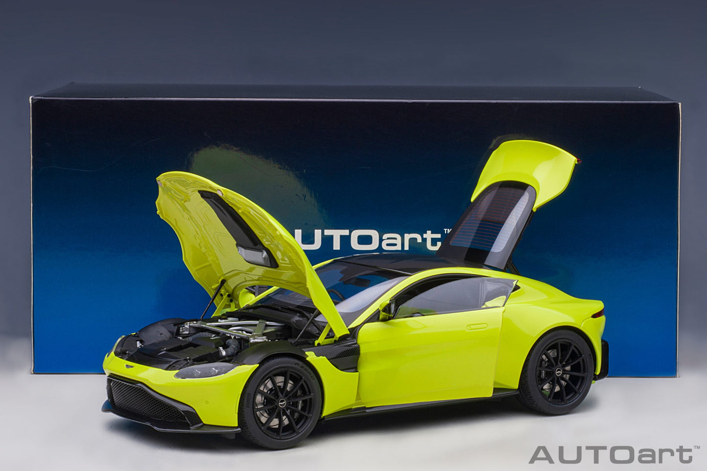 Macheta auto Aston Martin Vantage (2019) 1:18 AutoArt