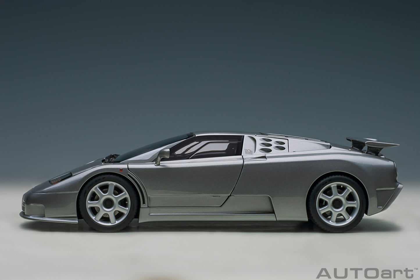 Macheta auto Bugatti EB110 SS (1992) 1:18 AutoArt