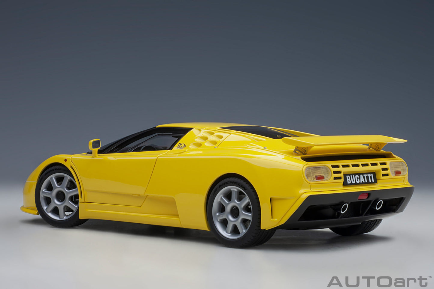 Macheta auto Bugatti EB110 SS (1992) 1:18 AutoArt