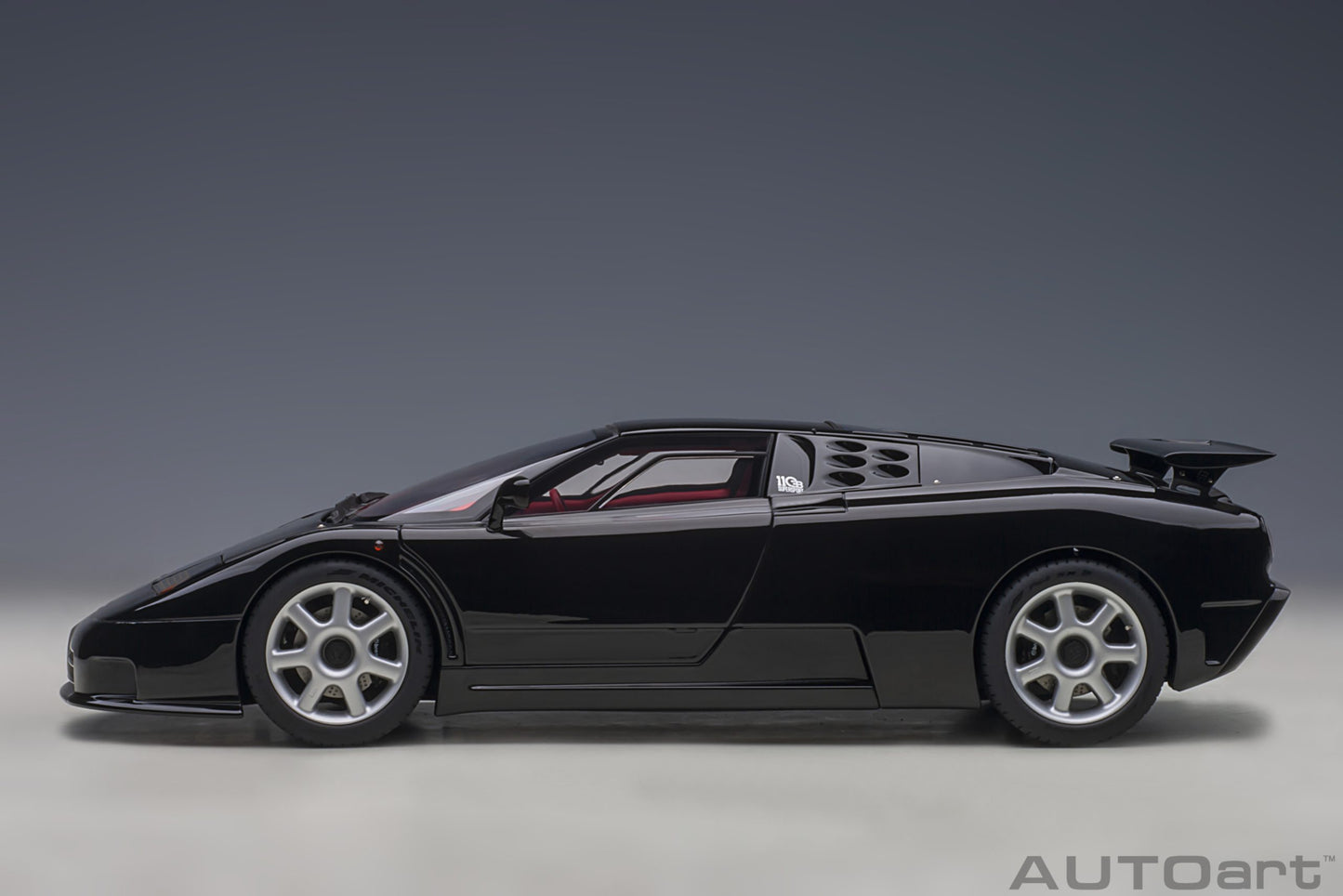 Macheta auto Bugatti EB110 SS (1992) 1:18 AutoArt