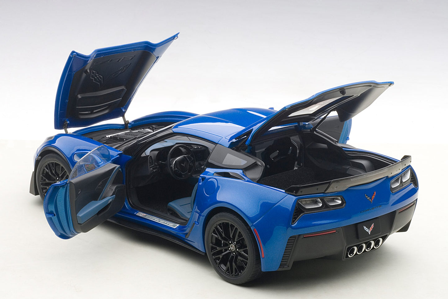 Macheta auto Chevrolet Corvette C7 Z06 (2014) 1:18 AutoArt