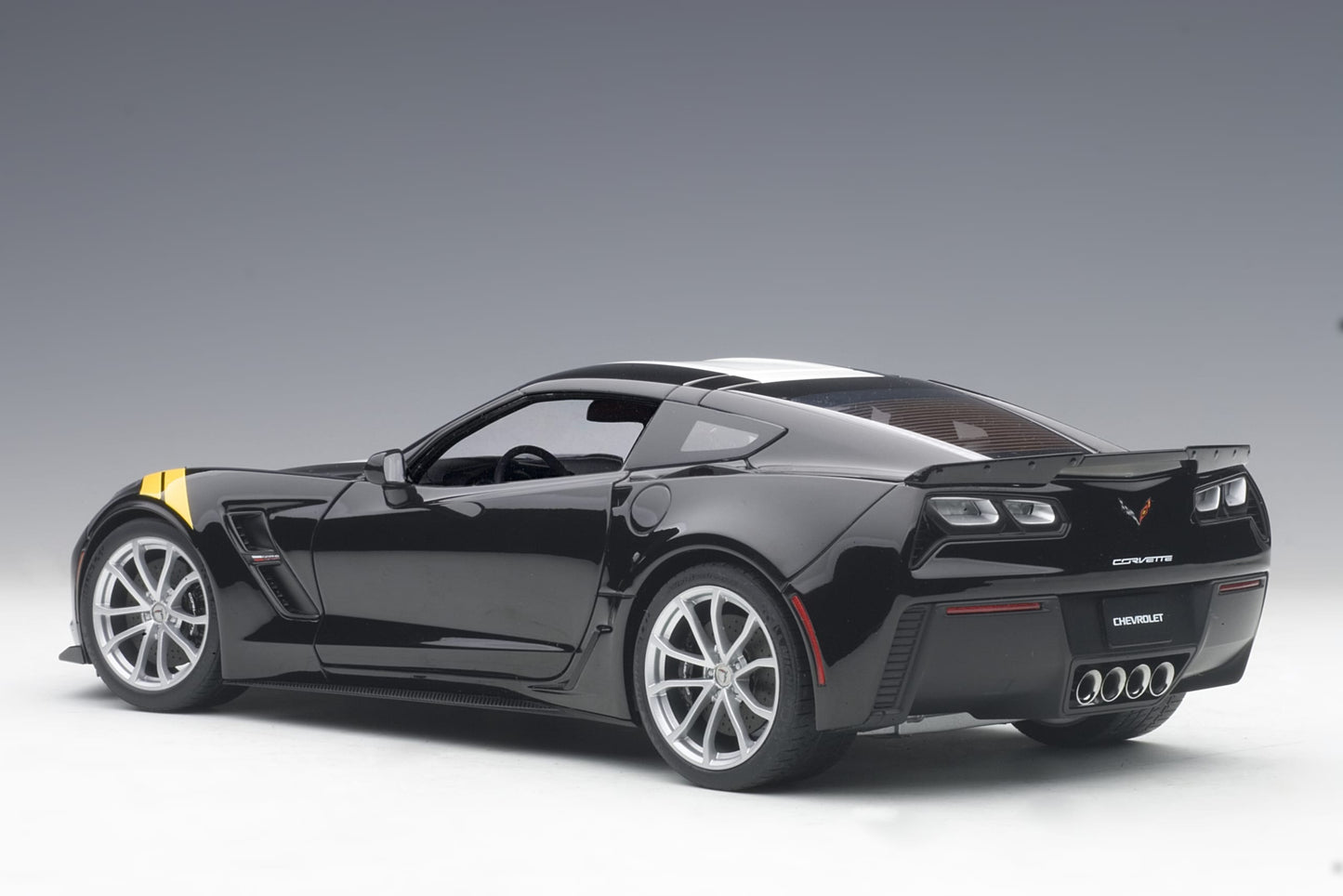 Macheta auto Chevrolet Corvette C7 Grand Sport (2017) 1:18 AutoArt