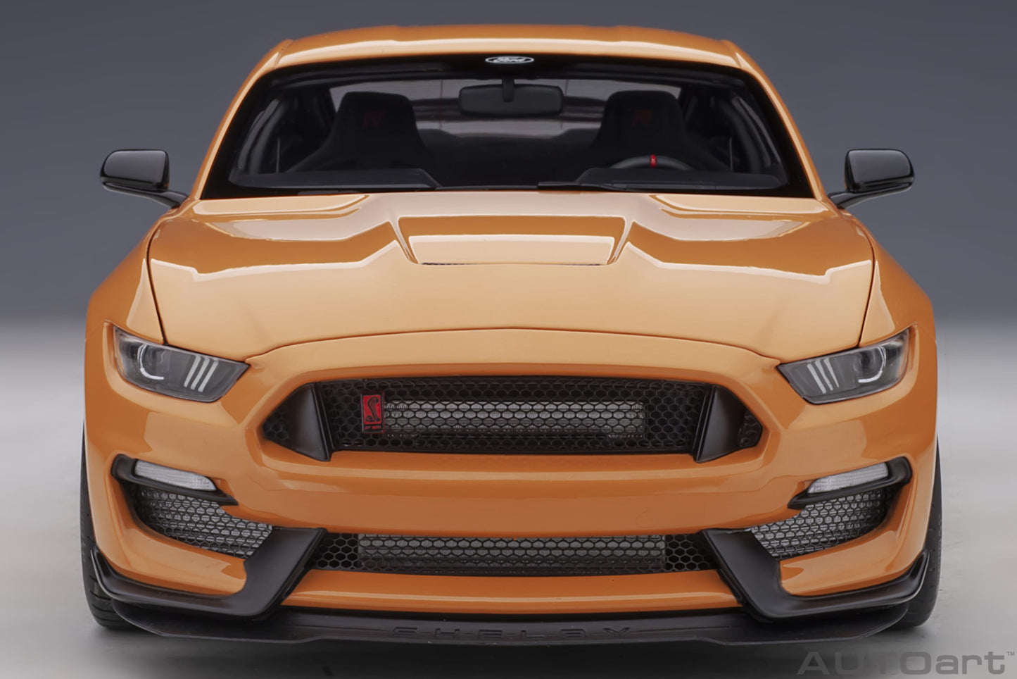 Macheta auto Ford Mustang Shelby GT-350R (2017) 1:18 AutoArt