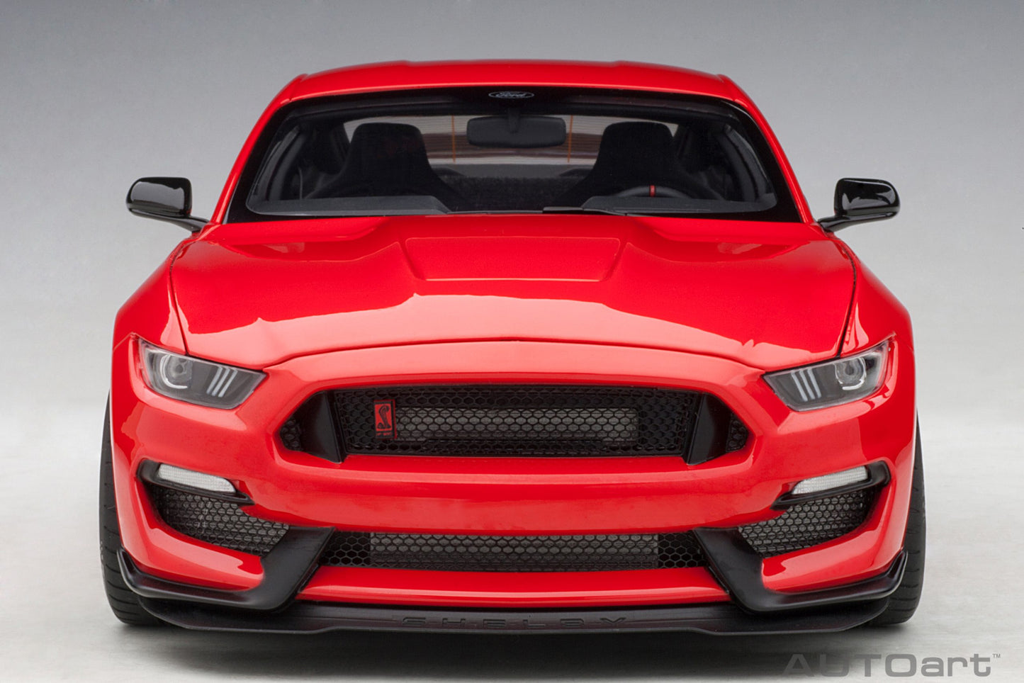 Macheta auto Ford Mustang Shelby GT-350R (2017) 1:18 AutoArt