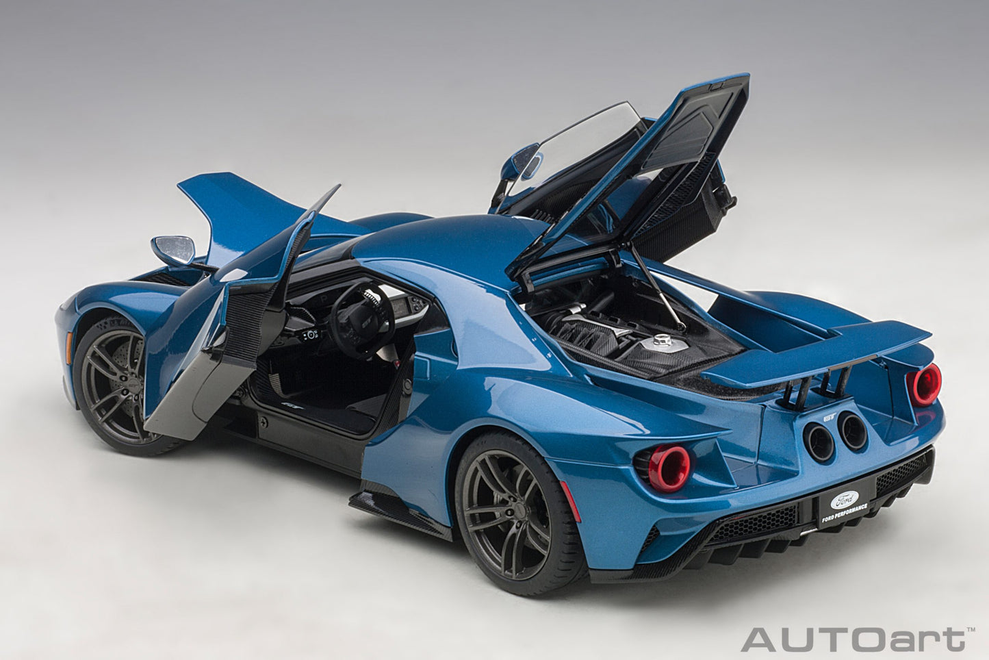 Macheta auto Ford GT (2017) 1:18 AutoArt