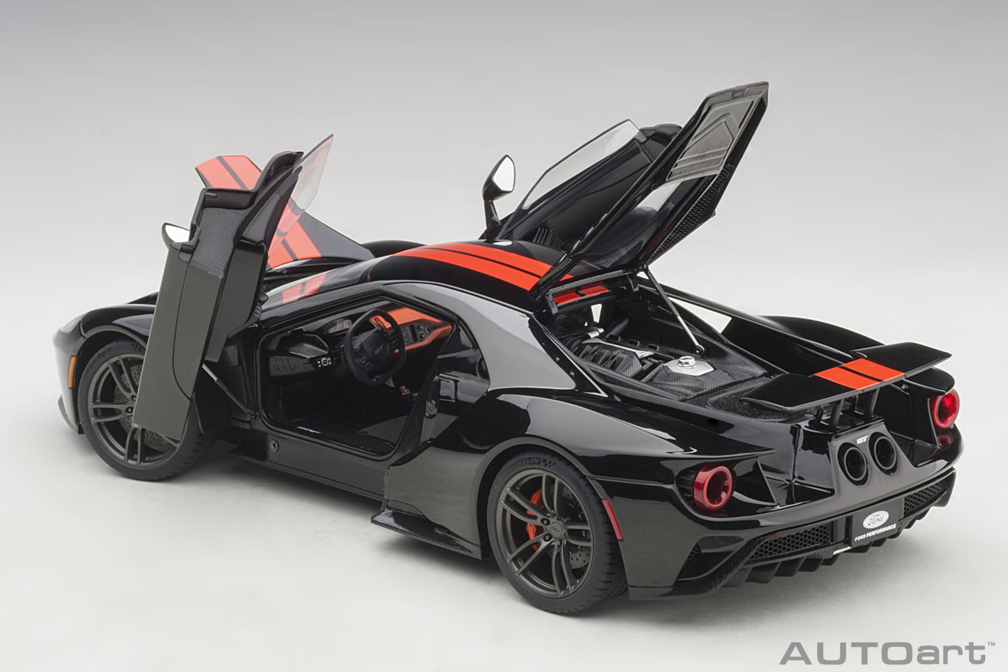 Macheta auto Ford GT (2017) 1:18 AutoArt