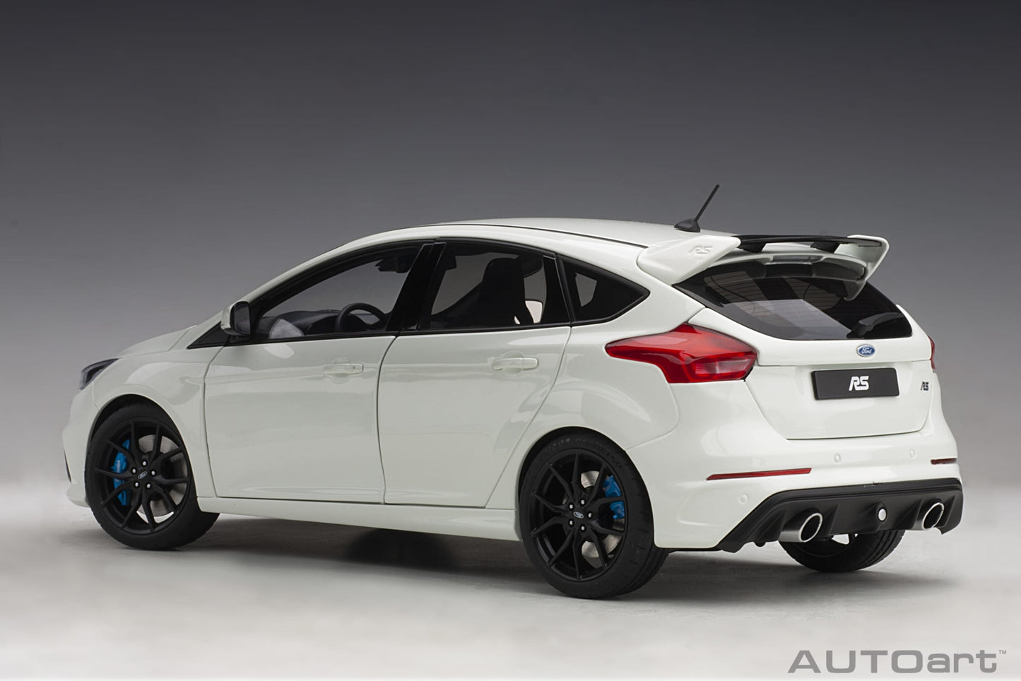 Macheta auto Ford Focus RS (2016) 1:18 AutoArt