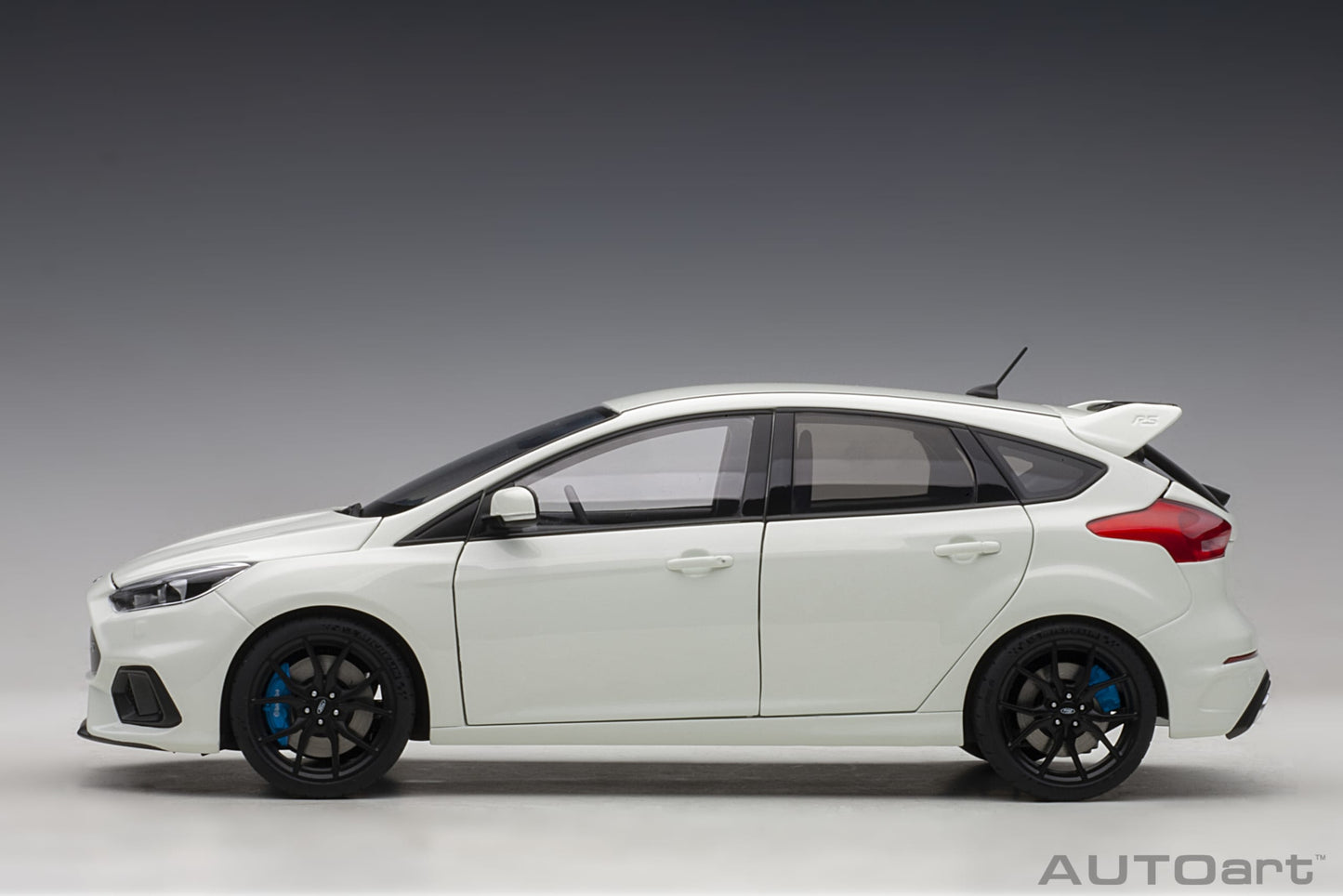 Macheta auto Ford Focus RS (2016) 1:18 AutoArt