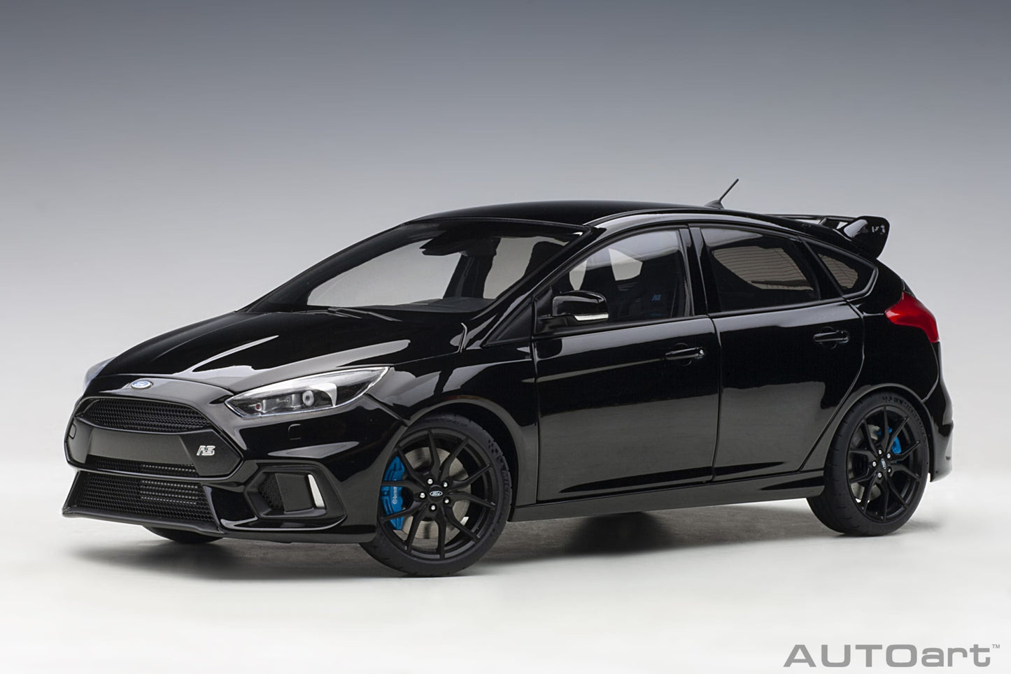 Macheta auto Ford Focus RS (2016) 1:18 AutoArt