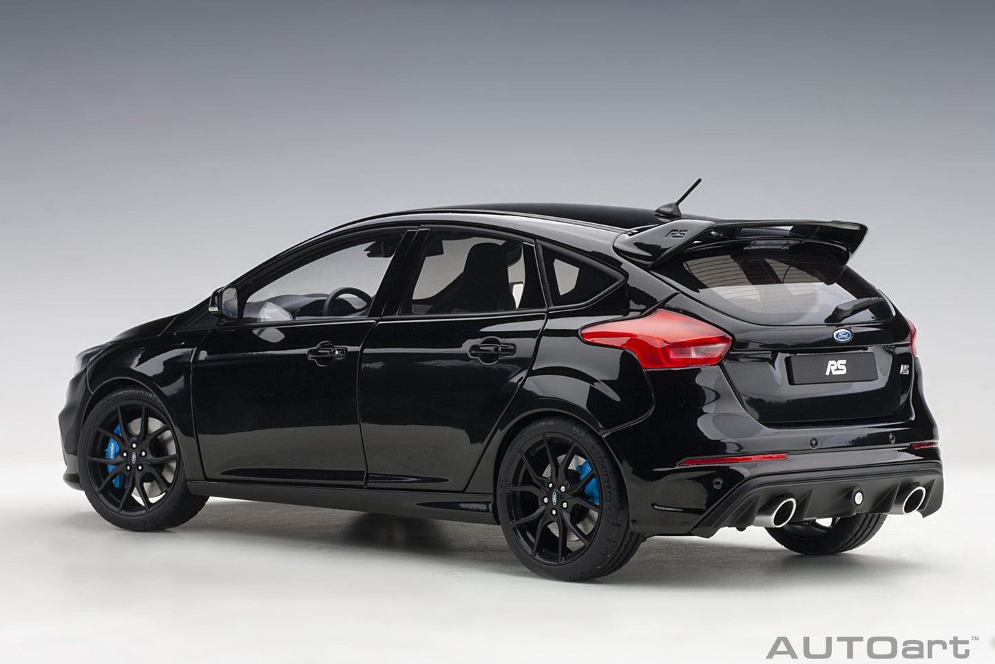 Macheta auto Ford Focus RS (2016) 1:18 AutoArt