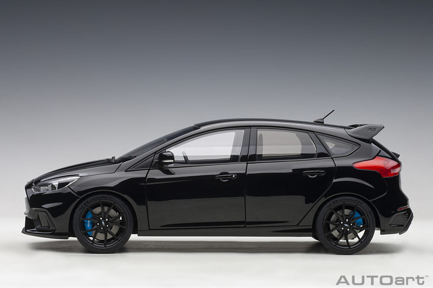 Macheta auto Ford Focus RS (2016) 1:18 AutoArt