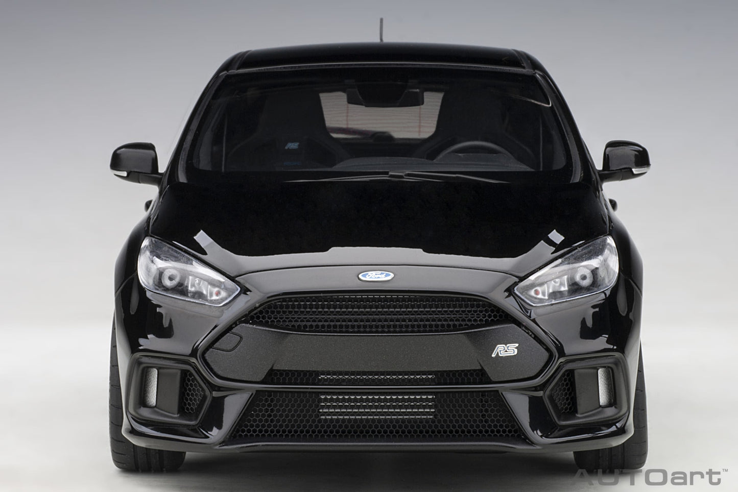 Macheta auto Ford Focus RS (2016) 1:18 AutoArt