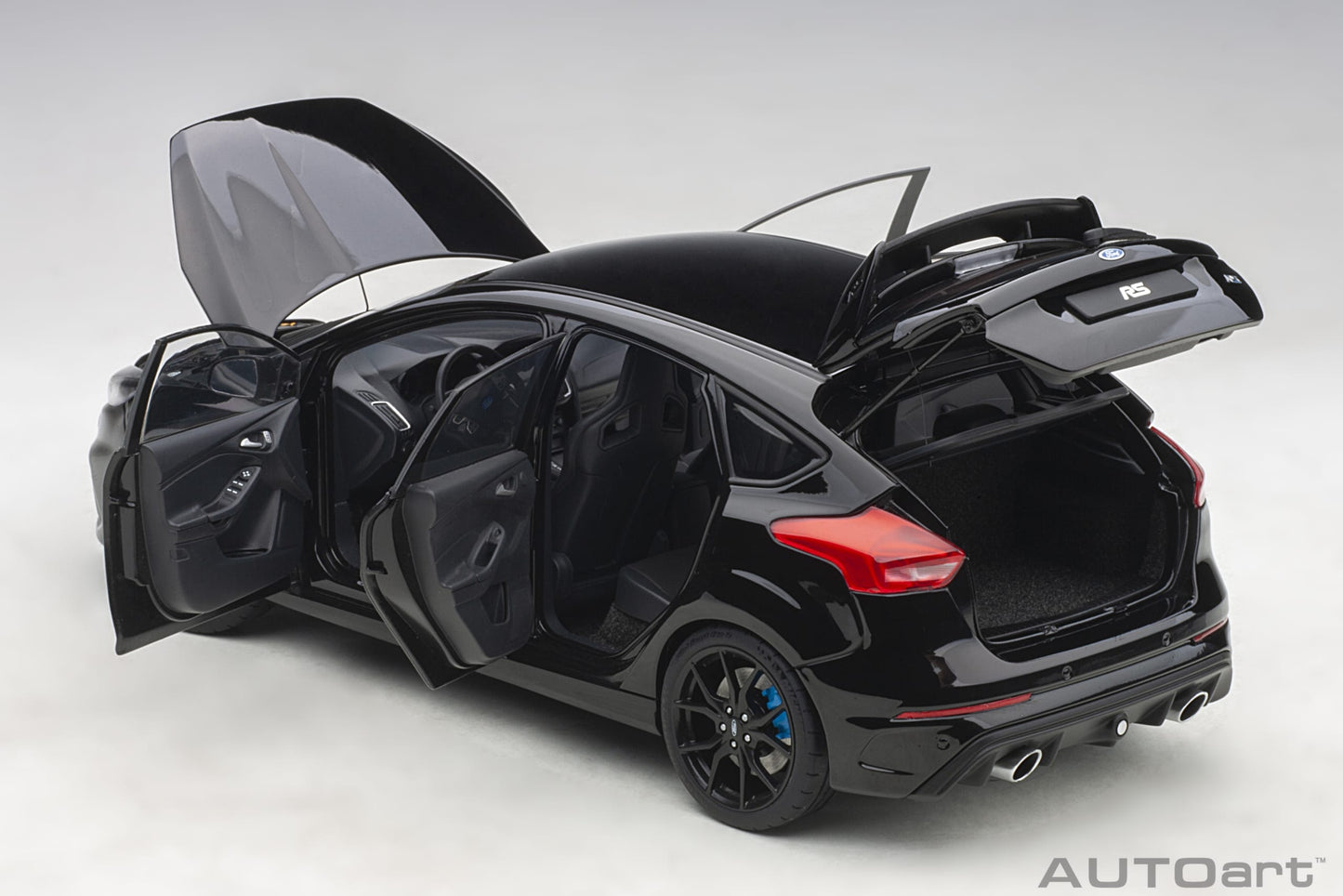 Macheta auto Ford Focus RS (2016) 1:18 AutoArt