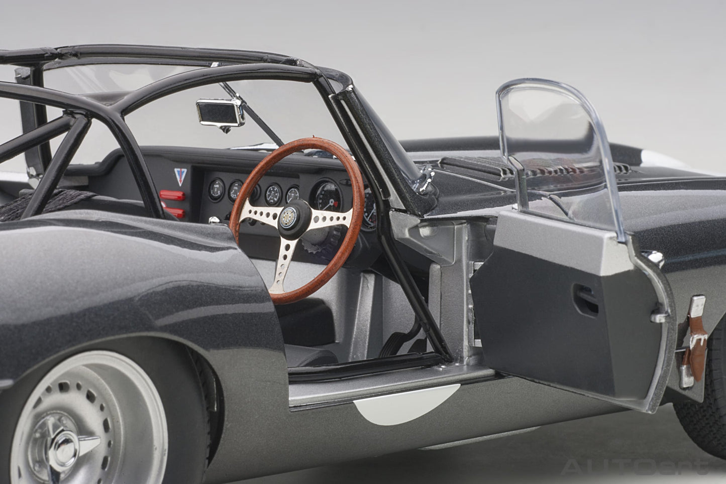 Macheta auto Jaguar Lightweight E-Type (2015) 1:18 AutoArt