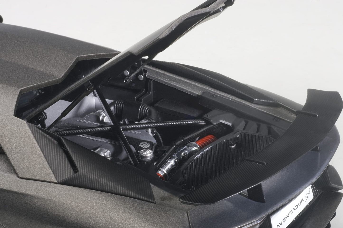 Macheta auto Lamborghini Aventador LP750-4 SV (2015) 1:18 AutoArt