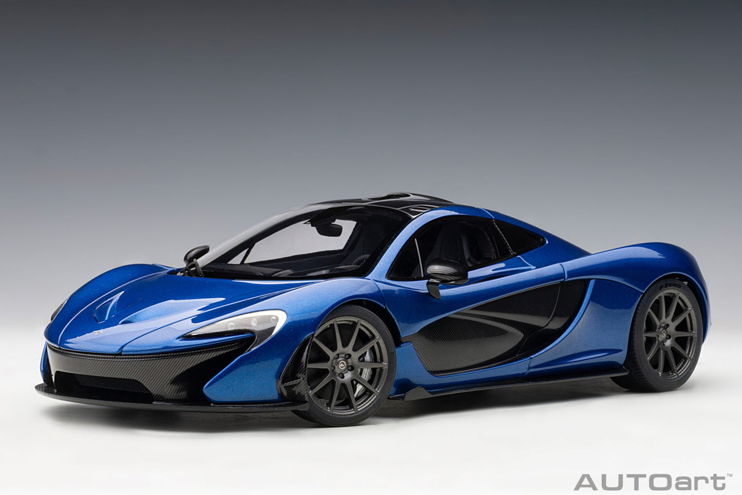 Macheta auto McLaren P1 (2013) 1:18 AutoArt