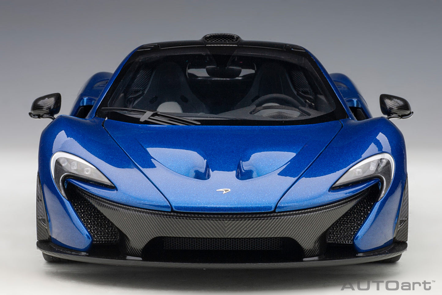 Macheta auto McLaren P1 (2013) 1:18 AutoArt