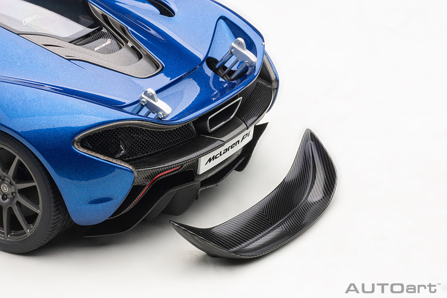 Macheta auto McLaren P1 (2013) 1:18 AutoArt