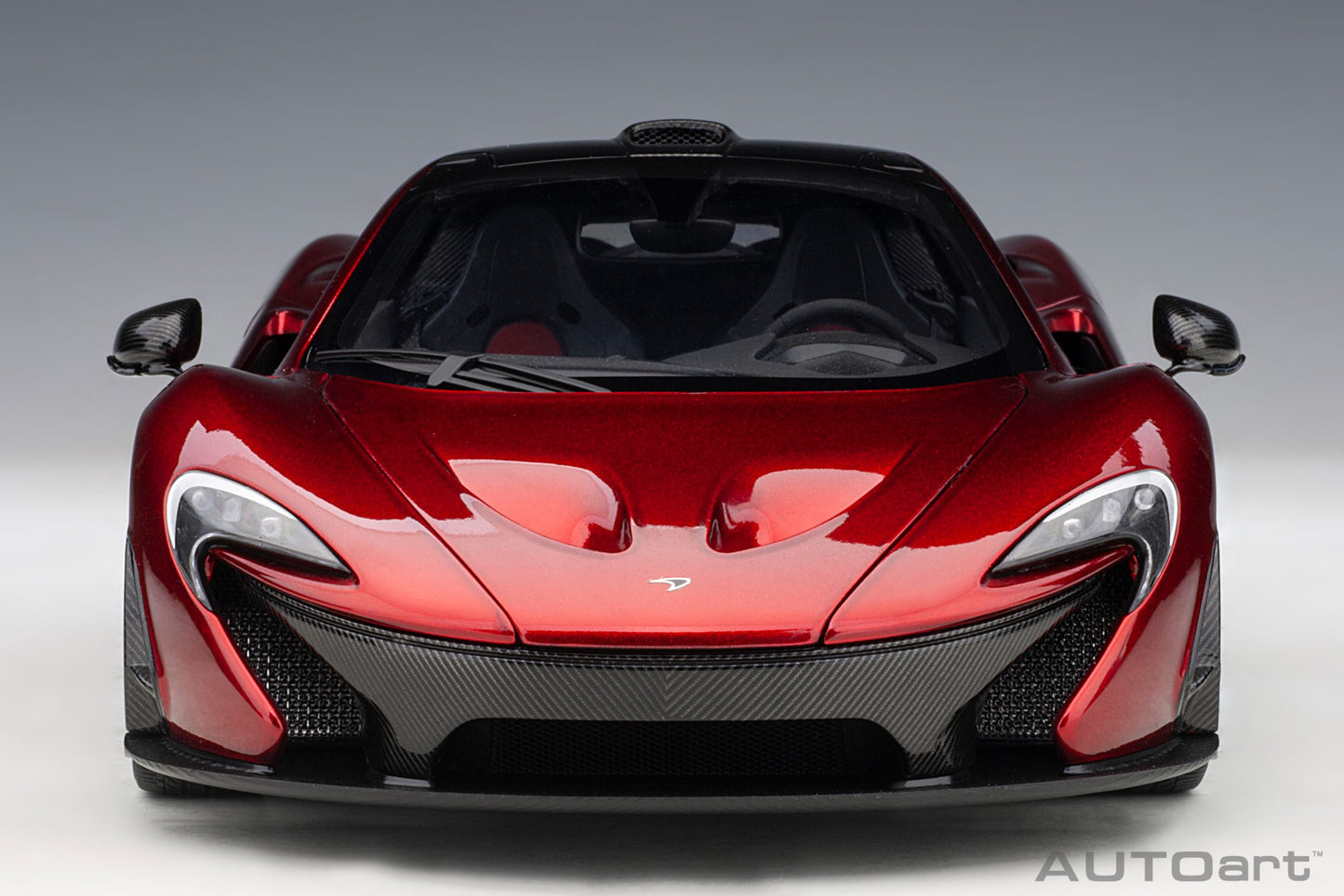 Macheta auto McLaren P1 (2013) 1:18 AutoArt