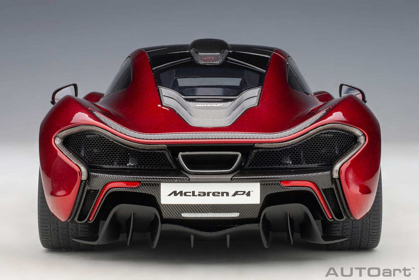 Macheta auto McLaren P1 (2013) 1:18 AutoArt