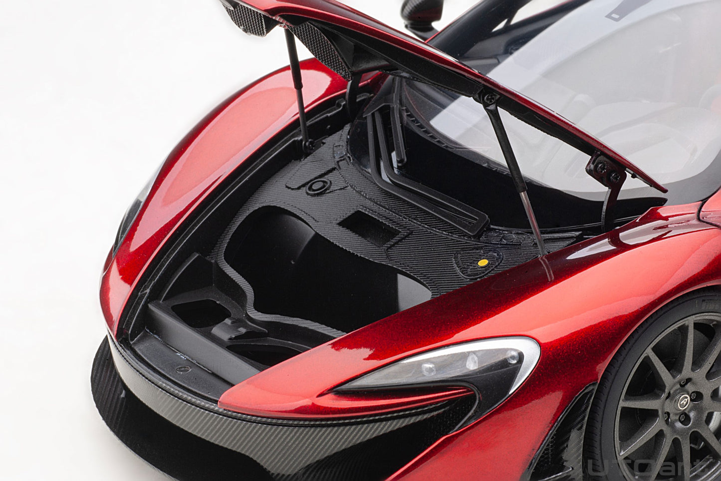 Macheta auto McLaren P1 (2013) 1:18 AutoArt