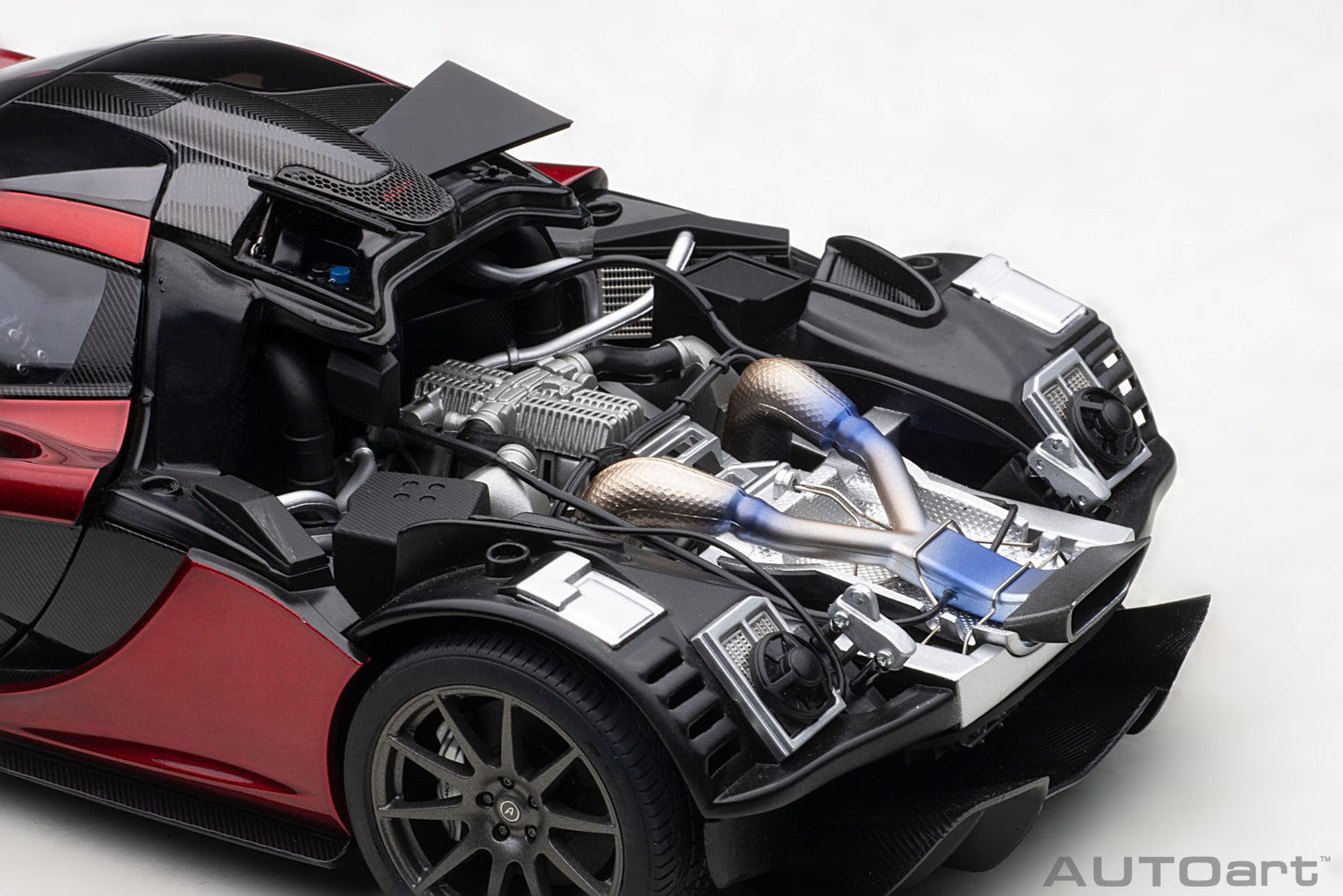 Macheta auto McLaren P1 (2013) 1:18 AutoArt