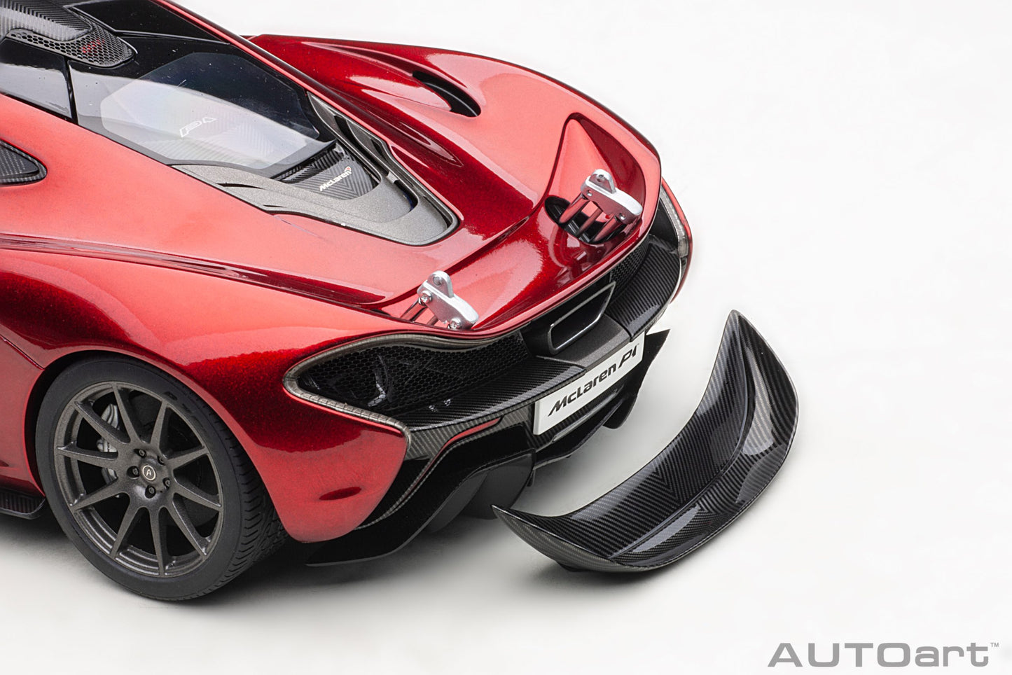 Macheta auto McLaren P1 (2013) 1:18 AutoArt