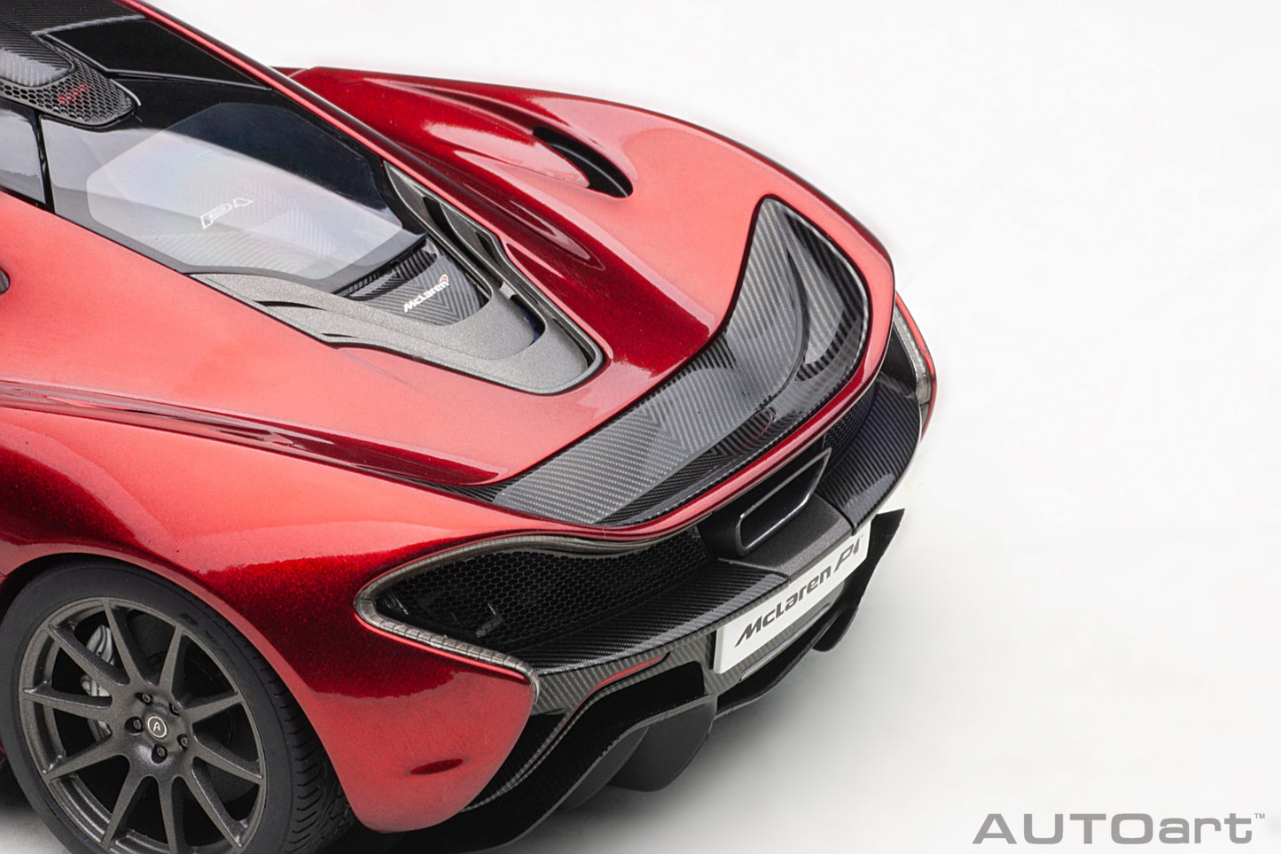 Macheta auto McLaren P1 (2013) 1:18 AutoArt