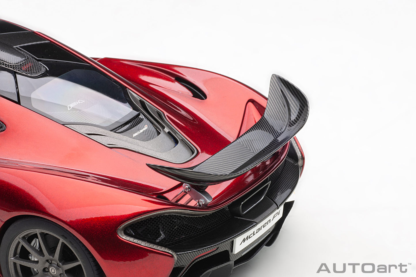 Macheta auto McLaren P1 (2013) 1:18 AutoArt