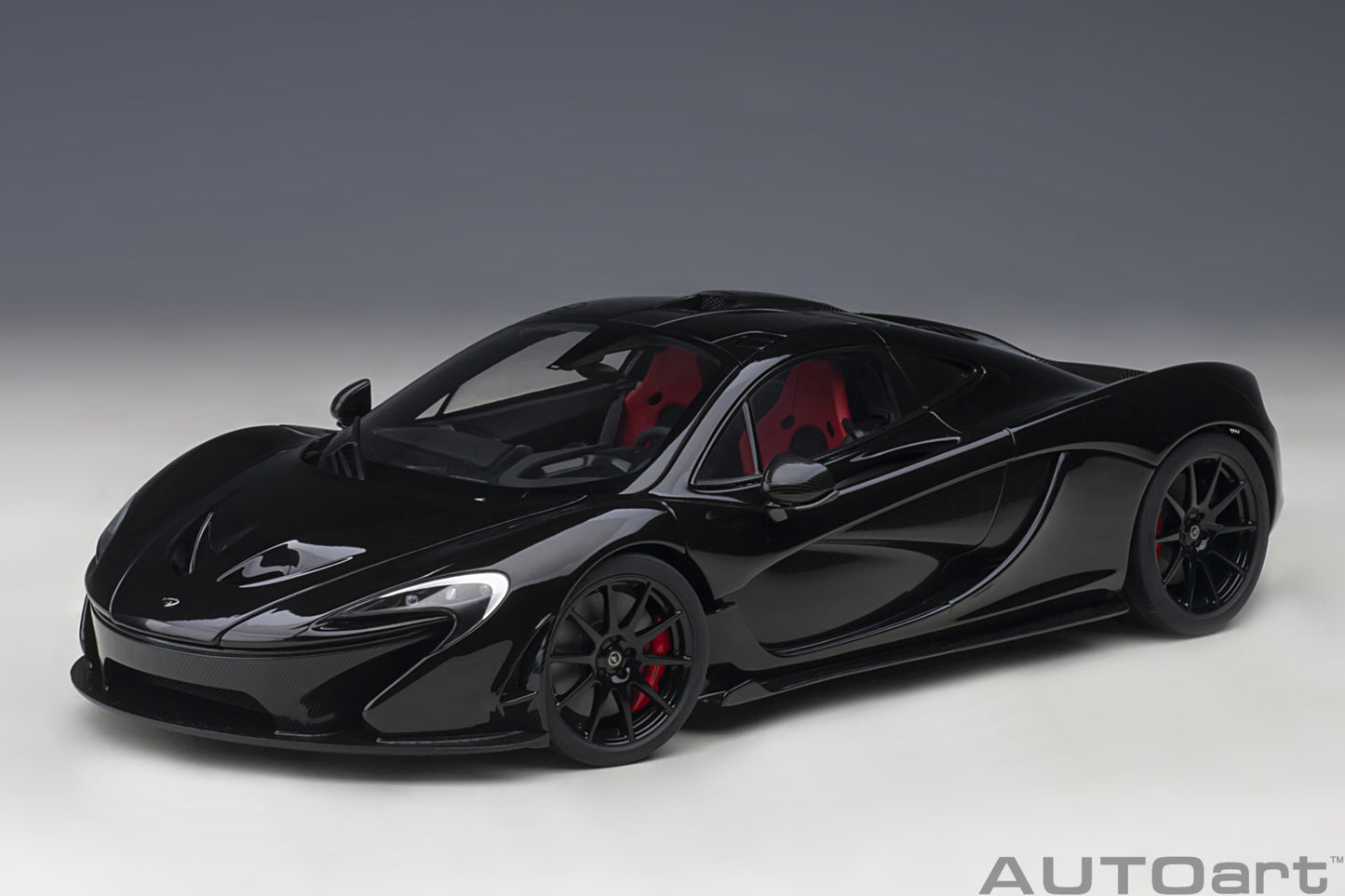 Macheta auto McLaren P1 (2013) 1:18 AutoArt