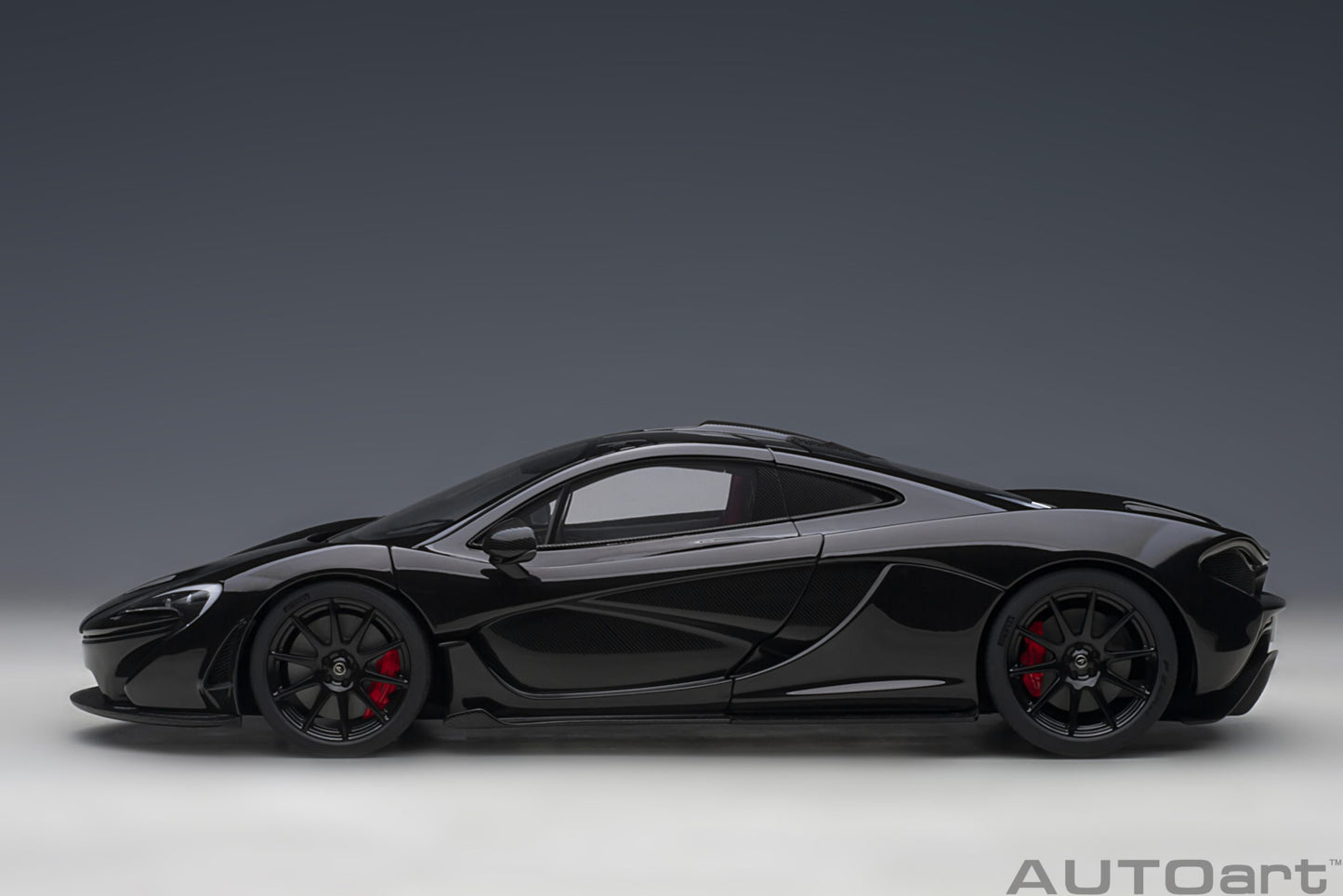 Macheta auto McLaren P1 (2013) 1:18 AutoArt