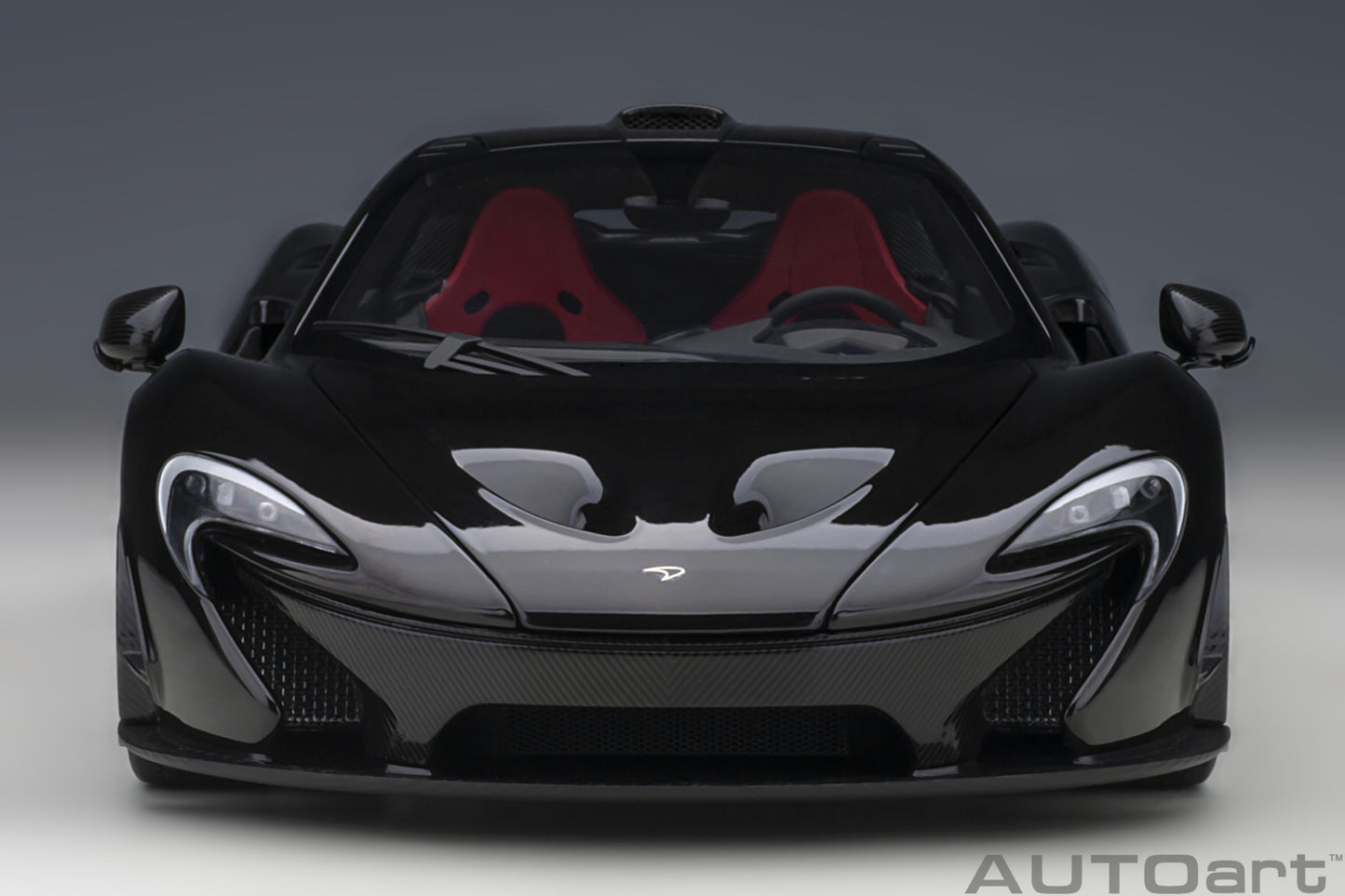 Macheta auto McLaren P1 (2013) 1:18 AutoArt