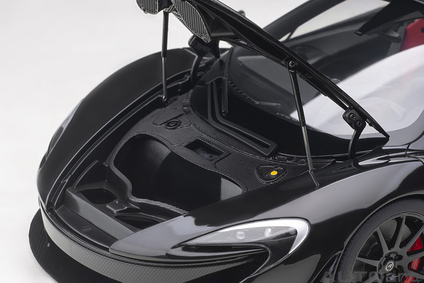 Macheta auto McLaren P1 (2013) 1:18 AutoArt