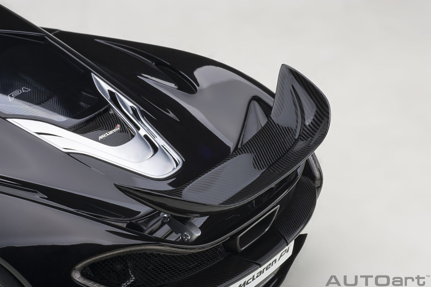 Macheta auto McLaren P1 (2013) 1:18 AutoArt