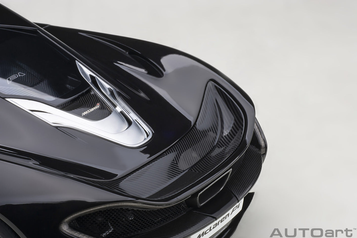 Macheta auto McLaren P1 (2013) 1:18 AutoArt