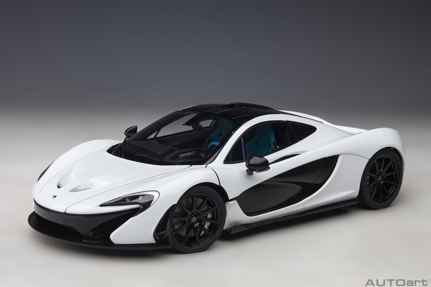 Macheta auto McLaren P1 (2013) 1:18 AutoArt