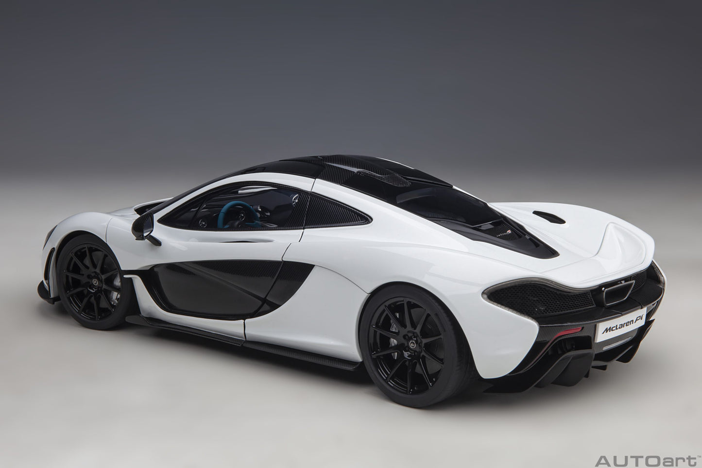 Macheta auto McLaren P1 (2013) 1:18 AutoArt