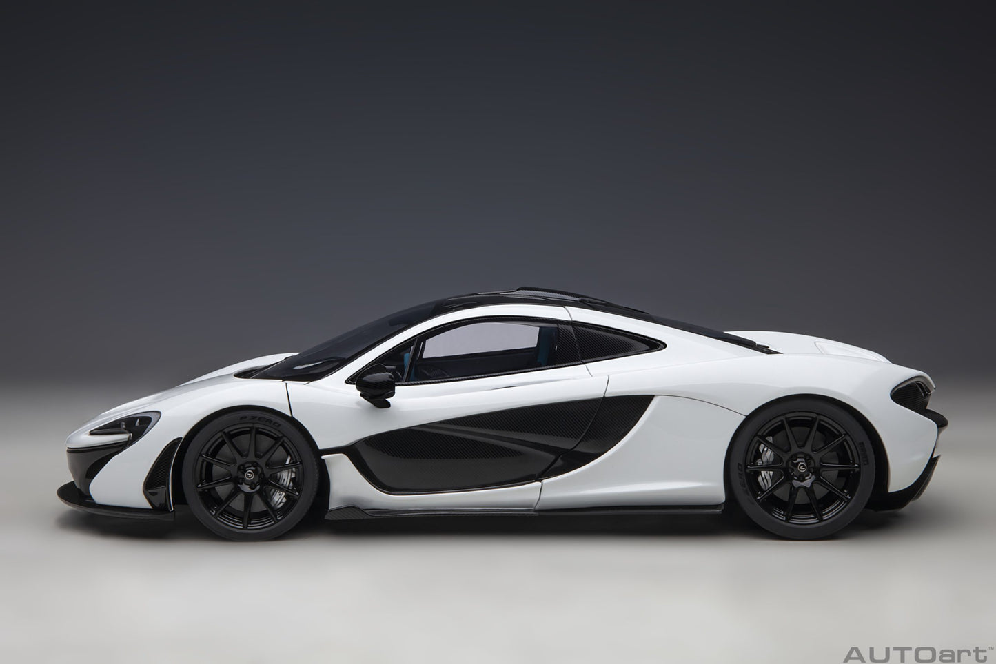 Macheta auto McLaren P1 (2013) 1:18 AutoArt