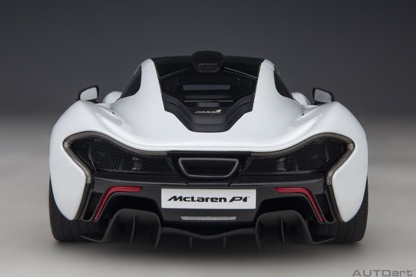 Macheta auto McLaren P1 (2013) 1:18 AutoArt