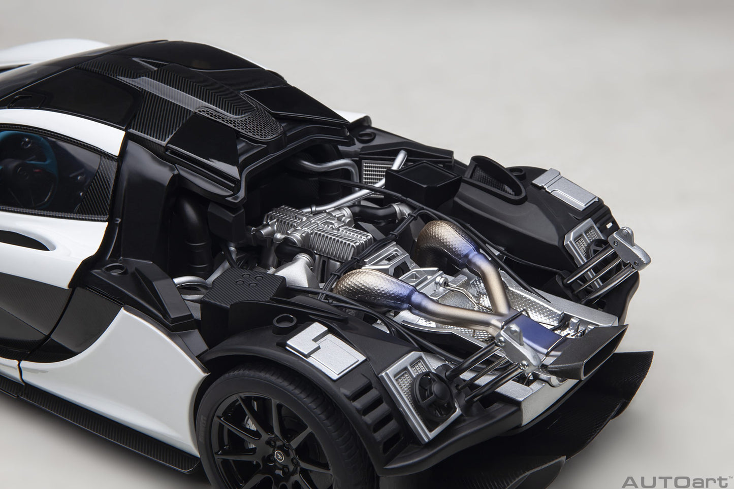 Macheta auto McLaren P1 (2013) 1:18 AutoArt