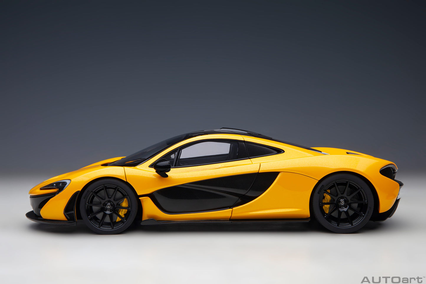 McLaren P1 (2013) 1:18 AutoArt model car