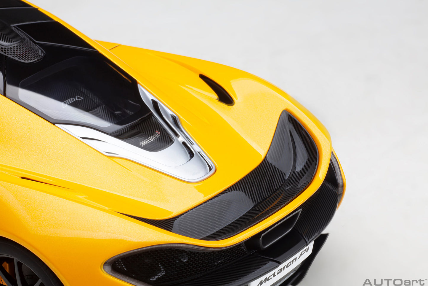 McLaren P1 (2013) 1:18 AutoArt model car