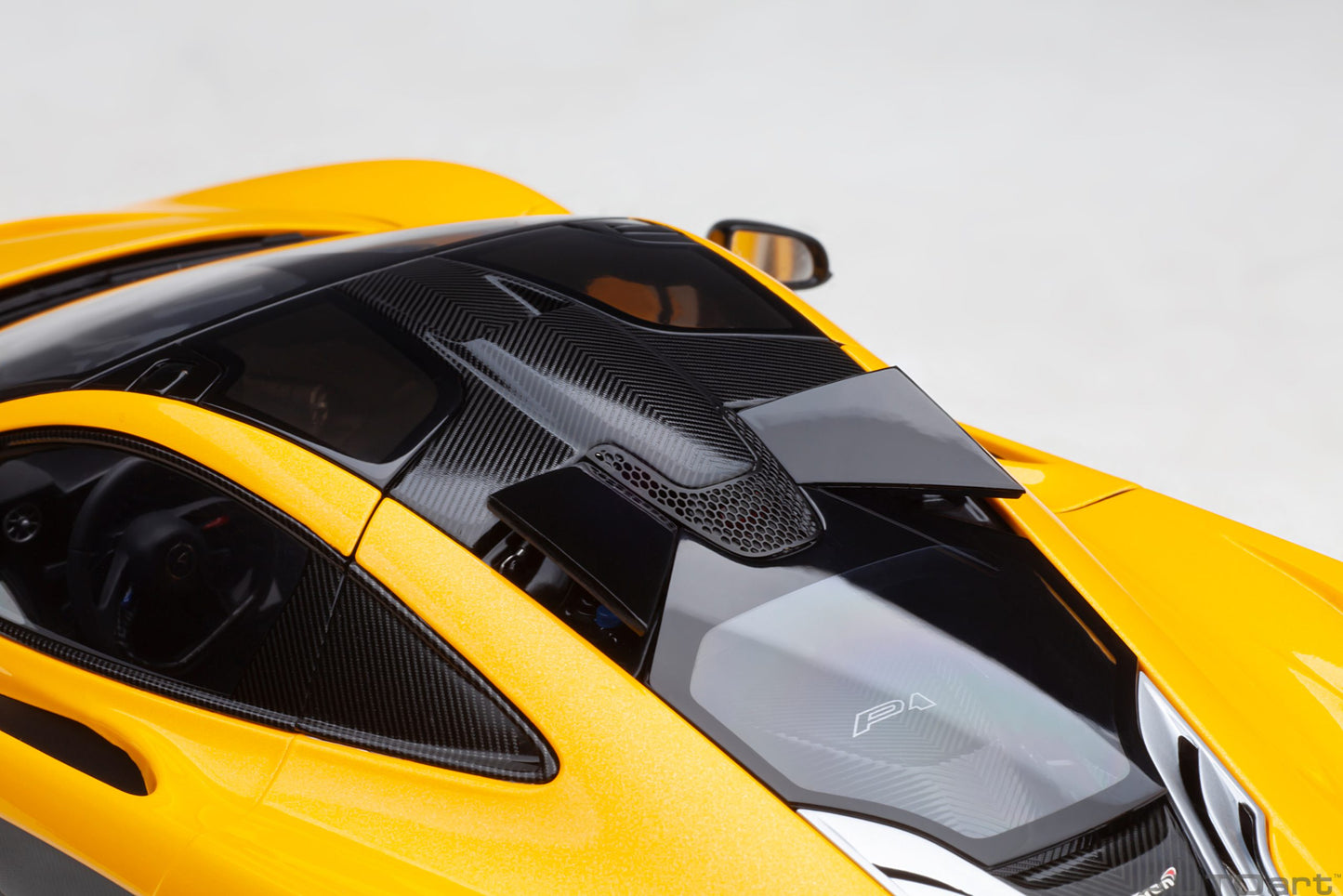 McLaren P1 (2013) 1:18 AutoArt model car