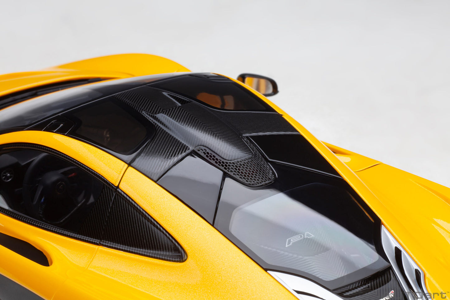 McLaren P1 (2013) 1:18 AutoArt model car