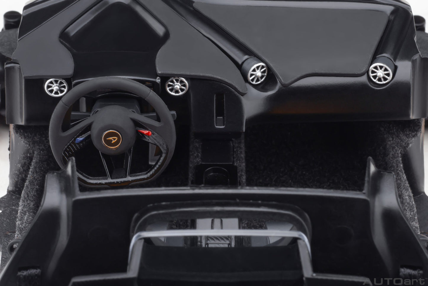 McLaren P1 (2013) 1:18 AutoArt model car