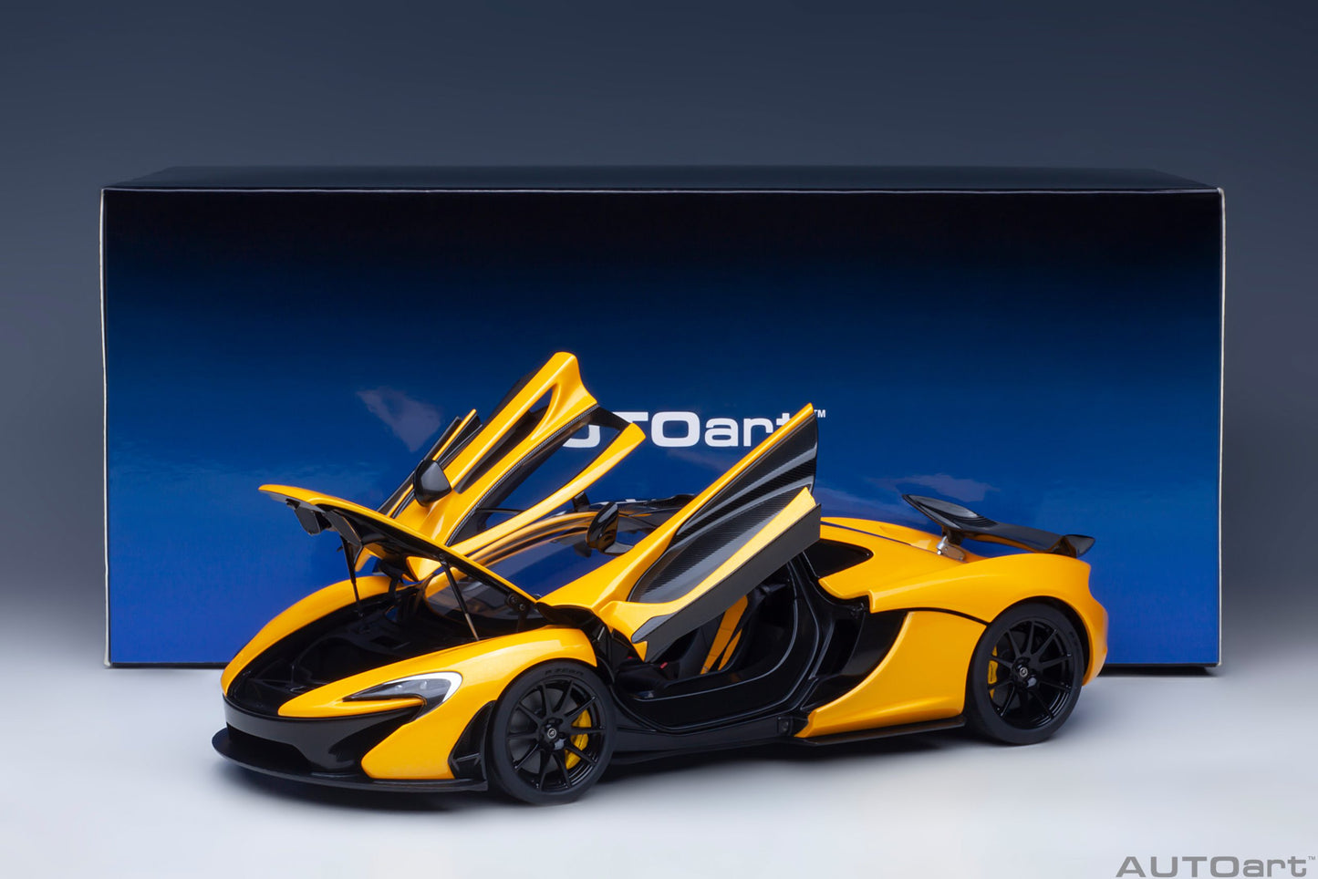 McLaren P1 (2013) 1:18 AutoArt model car